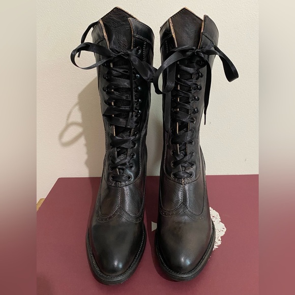 Calf height Victorian style leather boots - size 8.5 - Picture 3 of 8